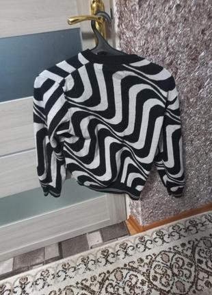 Светр в ідеальному стані