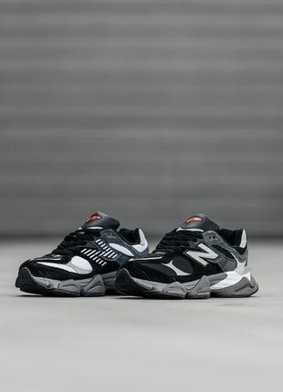 Жіночі кросівки New Balance 327 Svarta och röda sneakers