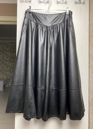 Юбка миди из экокожи, юбка а-силуэт, пышная юбка из качественного заменителя кожи.4 фото
