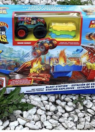 Monster trucks від бренду hot wheels1 фото