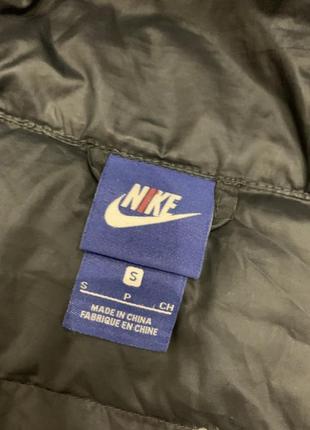 Жіноча куртка пуховик nike чорна6 фото