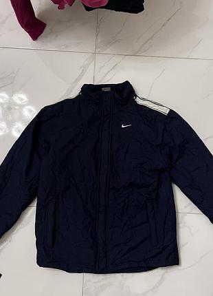 Куртка Модная футболка гесс guess