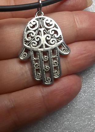 Подвес на каучуковом шнурке2 фото