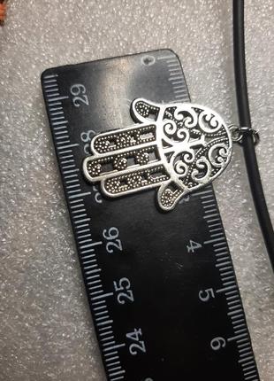 Подвес на каучуковом шнурке4 фото