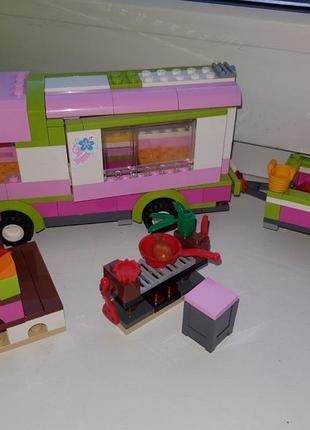 Lego машина на пікнік