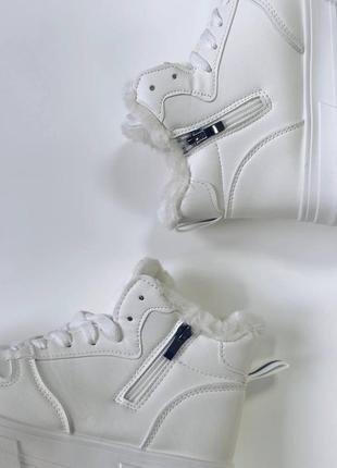 Женские кроссовки boots jumanji white1 фото