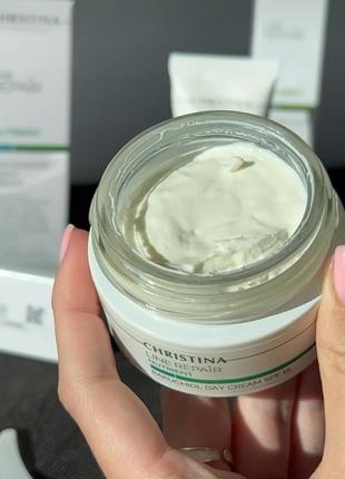 Акцiя christina line repair nutrient зволожуючий живильний денний крем spf 15 з бакучиолом
