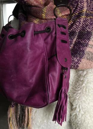 Фиолетовая кожаная сумка мешок5 фото
