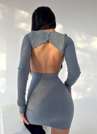 Короткое платье с открытой спиной3 фото