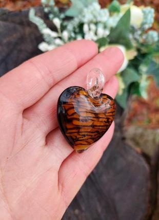 Стеклянный кулон-подвеска ,тигровое сердце(4 см на 4 см)6 фото