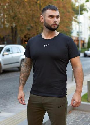 Футболка nike чорна (лого центр)2 фото