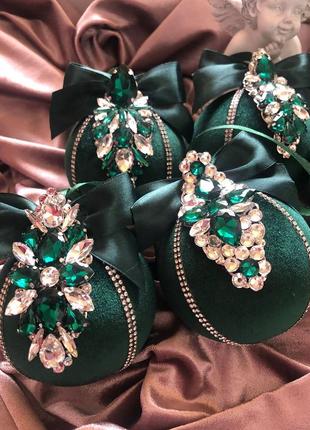 Прикраси на ялинку або для декорування інтер'єру