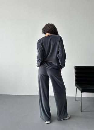 Велюровый костюм брюки свободного кроя палаццо кофта с вышивкой8 фото