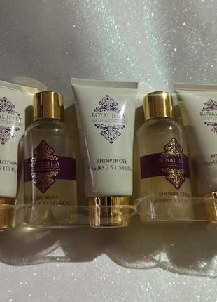 Подарунковий набір boots royal jelly opulent bathing mini indulgence, 5 розкішних міні | новий1 фото