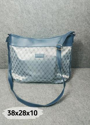 Вместительная качественная женская сумка из плотного текстиля с отделкой из кожезаменителя