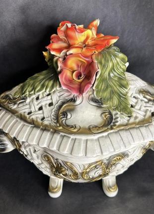 Продам прекрасную форму с крышкой и черпаком от известного бренда , maiolica
