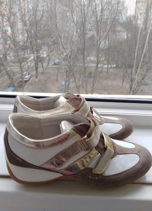 Кожаные сникерсы на танкетке lemondry.