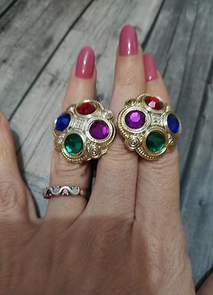 Винтажные пластиковые серьги