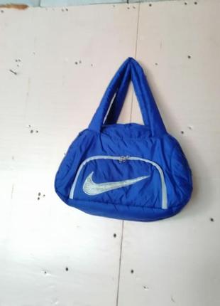 Дутая стеганая сумка в спортивном стиле