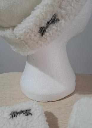 Фирменный комплект белая шапка и перчатки флис качество7 фото