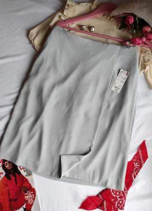 Світло-сіра жіноча спідниця міді з розрізом юбка з підкладкою1 фото