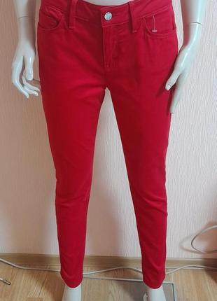 Шикарные джинсы красного цвета tommy hilfiger made in turkey, оригинал, молниеносная отправка