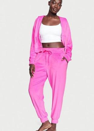 Victoria ́s victorias secret віктория сикрет штани джогери velour high-rise jogger pants3 фото