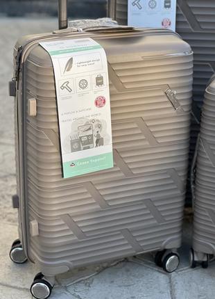 Качественный чемодан из 100% полипропилен, надежный, гибкий пластик на котором можно держать, дорожная сумка5 фото