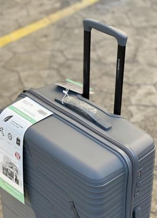 Качественный чемодан из 100% полипропилен, надежный, гибкий пластик на котором можно держать, дорожная сумка6 фото
