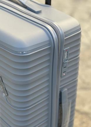 Качественный чемодан из 100% полипропилен, надежный, гибкий пластик на котором можно держать, дорожная сумка10 фото