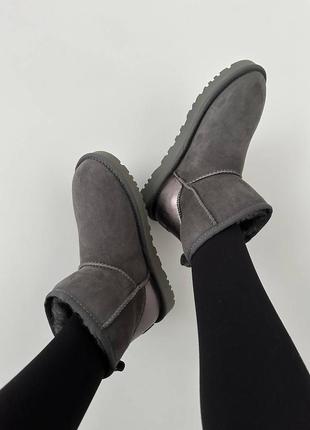 Женские угги серые ugg mini graphite grey lacquer premium6 фото