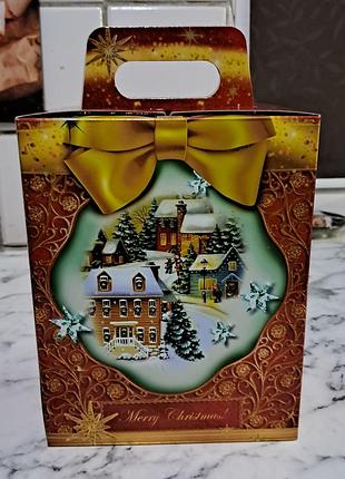 Коробка новогодняя