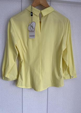 Нежно желтая женская блузка