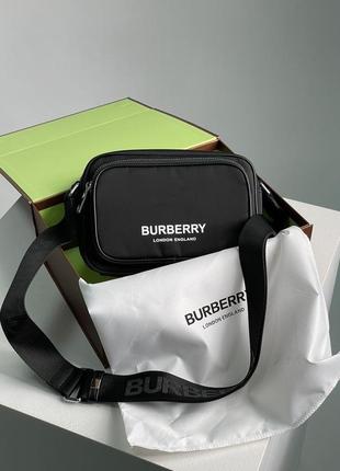 Сумка - мессенджер burberry paddy bag in black черный1 фото