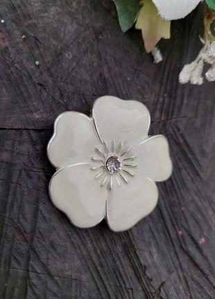 Винтажный кулон 🌸белая эмаль в форме цветка(диаметр-4.6 см)