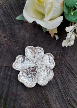 Винтажный кулон 🌸белая эмаль в форме цветка(диаметр-4.6 см)2 фото
