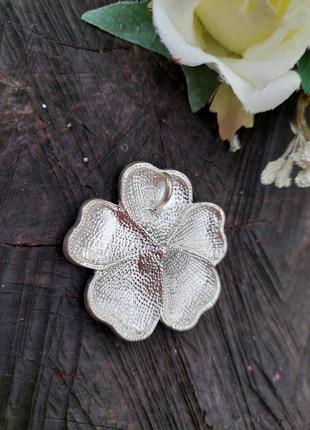 Винтажный кулон 🌸белая эмаль в форме цветка(диаметр-4.6 см)6 фото