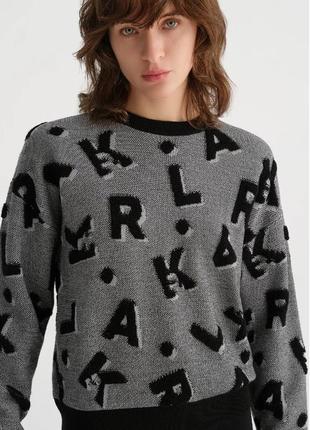 Серый свитер karl lagerfeld с буквами женский3 фото