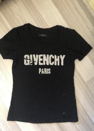 Футболка givenchy