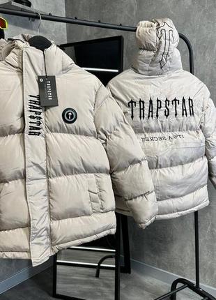 Брендова чоловіча куртка трапстар/якісна куртка trapstar в бежевому кольорі на зиму