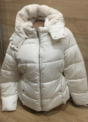 Зимняя куртка пуффер брендовая качественная теплая пуховик молочная белая дута с капюшоном фирменная резервед с мехом зима