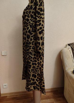 Стильна сукня з леопардовим принтом3 фото