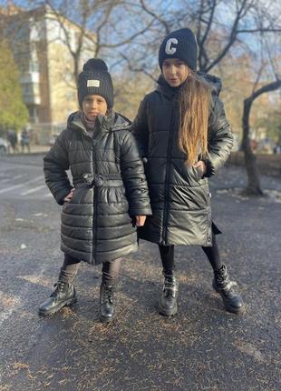 Зимний пуховик черного цвета для девочек