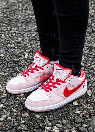 Женские кроссовки nike strangelove x sb dunk low valentine's day