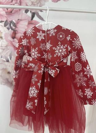 Новогодние платья из хлопка для девочек платье снежинки белое красная3 фото
