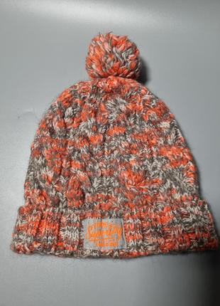 Классная шапка superdry