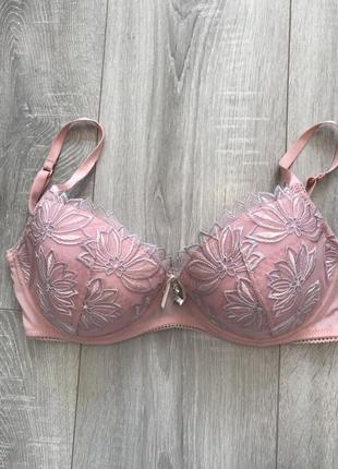 Бюстгальтер