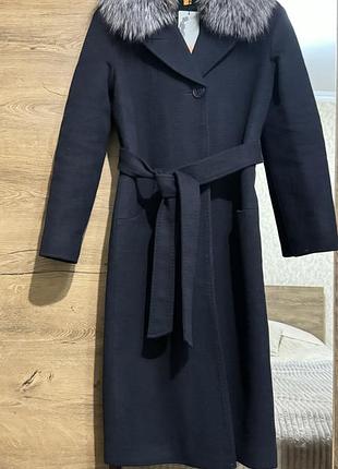 Зимове пальто emass
