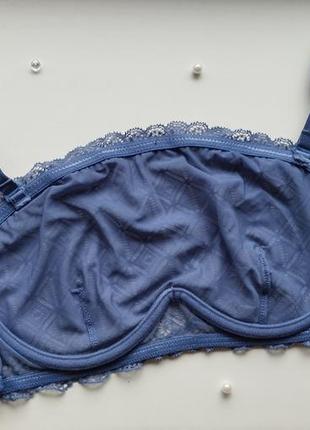 Нежный сетевой бюстик-бандо