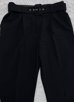 Трендовые черные брюки с поясом2 фото